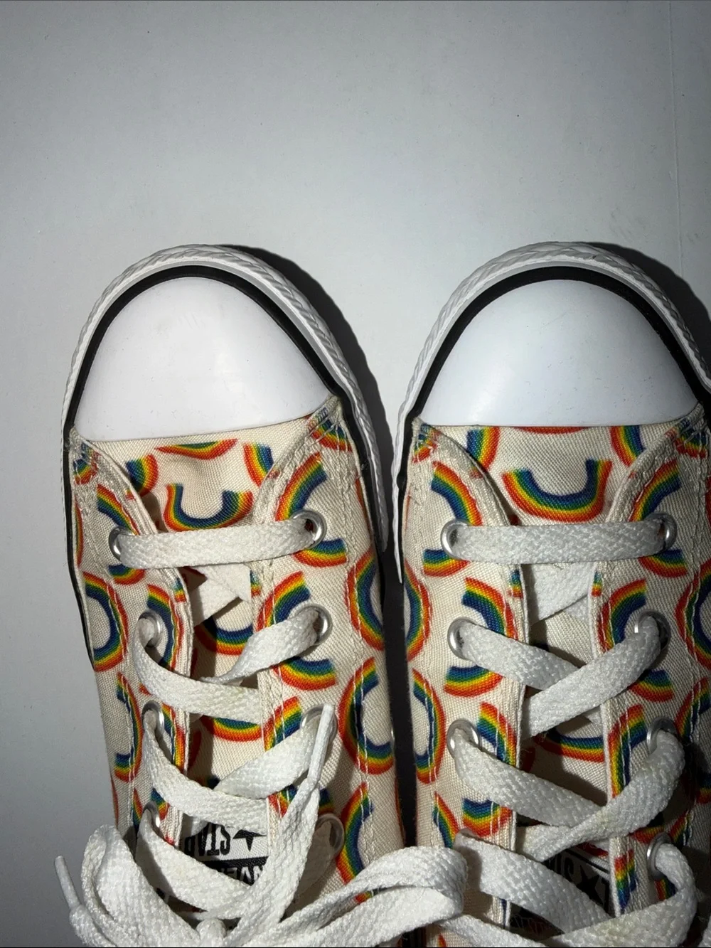 Converse Kids White Canvas Low-Top Sneakers with Rainbow Size 3